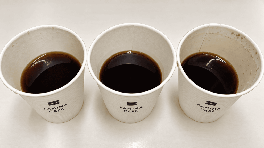 ファミマカフェのブレンド・モカブレンド・プレミアムモカを3種類並べて飲み比べ